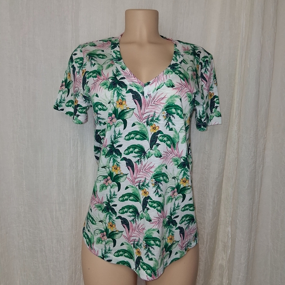 LOFT Tops - LOFT New Women Blouse Size M Floral Print Tee with Green and Pink Accents